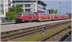 IRE4244 aus Lindau nach Stuttgart mit 218 431-5 fährt in Friedrichshafen Stadt ein. (02.05.2016)