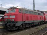 Eine 218 der DB mit einem Regionalzug nach Stuttgart in Lindau.