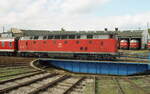 219 059-3 hat zum Eisenbahnfest in Weimar 2003 die Ehre den Shuttle-Zug zw. Weimar Hbf und dem BW zu ziehen/schieben, Negativ Scan