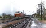 219 127-8 fährt im April 1998 in den Bahnhof Triptis ein. Auch dieser Lok war kein langes Leben beschieden: Abnahme 12.11.1982, Ausmusterung 15.11.2001.