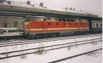 219 069-2 (Bh Saalfeld) erreichte mit RB 8622 Gera Hbf. Dieser Zug fuhr an diesem Tag wegen Bauarbeiten nur ab Elsterberg(Planmig ab Weischlitz). Er wurde von Plauen unt.Bf. bis Elsterberg durch einen Bus ersetzt. Von Weischlitz bis Plauen unt, Bf. pendelte die Chemnitzer 202 290-3 mit einem Abteilwagen der Gattung Bom. Das Bild stammt vom Feb.'99 