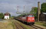 Am 17. August 1999 hat 219 103-9 mit einer Regioalbahn soeben Muencheberg verlassen.