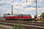 V200 007 und V160 067 beim Sommerfest im DB Museum Koblenz Lützel am 22.06.19. Von einen Gehweg aus fotografiert. Die Bundespolizei hat die Fotografen überwacht damit nichts passiert