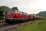 V200 033 / 220 033-5 steht abfahrbereit nach erfolgtem umsetzen am Bf. Kreuzberg (Ahr) am 28.09.2013