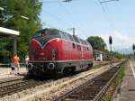 221 135 in Rosenheim bei der Fahrzeugschau zur 150-Jahrfeier der Maximilliansbahn