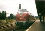 Auch die legendre DB-V200 kam nach Rgen.Im Juli 1998 wartete 221 135 auf Ausfahrt in Bergen/Rgen.