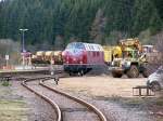 Eine 221 der EfW bei Gleisbauarbeiten in Blankenheim(Wald) / KBS 474