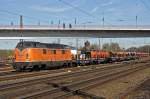 Lokomotive 221 135-7 am 19.03.2014 in Duisburg-Entenfang.