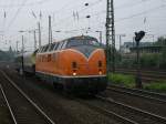 V 221 135-7 mit kurzen Personenzug in Richtung Bochum Hbf.