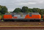 Die 221 134-0 der RTS Rail Transport Service abgestellt am 18.07.2012 im ICE Bahnhof Montabaur.