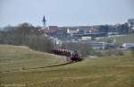 V270.10 (92 80 1221 124-1 D-SGL) mit Schotterzug 92186 beim Schottern am 23.03.2013 bei Gebenbach (Strecke Amberg - Schnaittenbach)