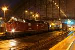 V200 116 / 221 116 am Abend des 19.10.2013 in Kln Hbf