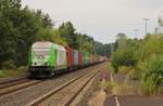 SETG ER 20-01 mit dem Container nach Wiesau ist am 24.08.17 in Wunsiedel-Holenbrunn zu sehen. 