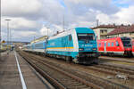 alex 223 061 steht nach der Zugteilung Schwandorf mit den 4 verbliebenen Wagen in Richtung Prag bereit zur Abfahrt. (26.02.2023)