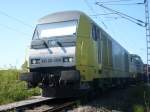 ER 20 009 und ITB 1101 stehen am 10.05.2008 im bergabebahnhof zum Kreidewerk Klementelvitz.