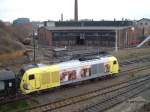 Whrend die Fahrgste auf dem Dresdner Striezelmarkt sind, wartet in DD-Altstadt ER 20 001 (Hercules) mit dem Bahntouristik-Sonderzug bis zur Rckfahrt nach Nrnberg  - 27.11.2004