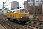 DB Bahnbaugruppe 225 010-8 beim Rangieren am 31.03.18 in Frankfurt am Main Westbahnhof.