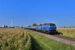 225 802 + 225 002 mit einem Kesselzug am 16.08.2018 bei Pankofen. 