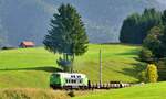 Ein paar Eindrücke vom Bauzugverkehr auf der Mittenwaldbahn vom 10.10.2023. (Bahnstrecke 5504).
Neben 132 068 ( 232 068 ) waren zwei weitere Großdiesel im Einsatz, 225 073 und 248 004.
225 073 als Schublok bei Klais in Richtung Schmalenseehöhe