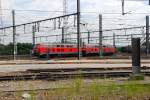 Diesellok 225011-6 zusammen mit 225051-2 am 21.5.2008 im Gterbahnhof Montzen (B)