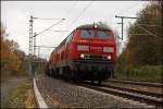 225 018 und 108 sind mit Leerwagen und Coiltransportern auf dem Weg in Richtung Oberhausen. (05.11.2010)