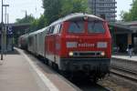 225 011-6 vor einem Sprhmittelzug bei der Durchfahrt in Recklinghausen 7.5.2011