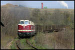 MEG 202 hat mit einem Leerzug den Bahnhof Friesau verlassen und geht hier am 23.4.2005 mit voller Kraft in die erste Steigung.
