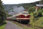 Am 23.08.20 fuhr 118 757-4 (PRESS) einen Sonderzug (1820) von Chemnitz Hbf nach Katzhütte. Hier ist der Zug in Obstfelderschmiede zu sehen.