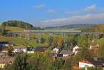 Am 04.Oktober 2014 war 118 770-7 mit einem Sonderzug von Marienberg aus zu einer Fahrt durch das Erzgebirge unterwegs. Auf der Rückfahrt am Nachmittag ging es dann über den Markersbacher Viadukt in Richtung Annaberg-Buchholz.