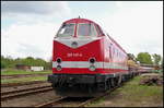 CLR 229 147-4 steht mit zwei Loks der luxemburgischen Baureihe 1800 auf einem frei zugänglichen Teil der Magdeburger Hafenbahn am Wissenschaftshafen. In gutem Zustand zeigte sich die Lok am 07.05.2017.