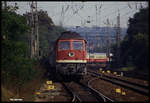 132158 fährt hier am 5.10.1991 um 12.41 Uhr mit dem IC 601 Rheinland aus Berlin in Helmstedt ein.