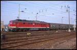 232480 fährt mit dem D nach Eisenach am 17.4.1993 am BW Arnstadt vorbei und unterbricht damit für kurze Zeit die laufende Lokparade.