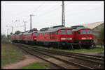 Abgestellt und auf den nächsten Einsatz warten hie gleich etliche Ludmillas am 24.4.2005 im Bahnhof Großkorbetha. Vorn sind 232240-2 und 232024-0 zu sehen.