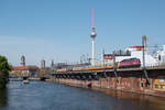 Am 22.04.2023 befuhr die 232 690 mit dem fast einheitlichen Städteexpress die Janowitzbrücke in Richtung Berlin Lichtenberg.