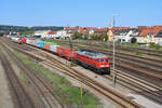 DB 232 254-3 verlässt Schwandorf mit einem Containerzug in Richtung Regensburg. (15.09.2023)