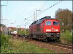 232 122-2 mit FE45428 nach Rostock Seehafen, kurz nach dem verlassen des Stralsunder Hbf`s.   am 05.05.08 