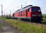 Mit sehr geringer Geschwindigkeit kam die 232 682-5 mit einem Kesselzug aus Richtung Halle (Saale) - Ammendorf, am 24.07.06.
