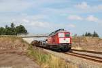 232 908 mit Güterzug am 24.07.2014 bei Bramming.