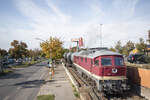 232 109 mit einem Leerzug in der Gradestraße in Berlin.