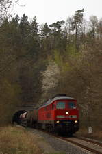 EK 23227 von Wünschendorf nach Leipzig Engelsdorf über Greiz und Plauen. Hier Aufgenommen am 10.04.2017 kurz vor Gewitterschauer am Möschwitzertunnel auf der Elstertalbahn. Zugpferd die 233 288.  