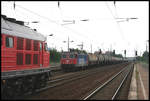 Zugbegegnung am 1.6.2007 im Bahnhof Berlin Schönefeld. die SBB Cargo 4l21387-2 kommt aus Süden der DB 233450-6 entgegen.