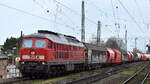 DB Cargo AG, Mainz mit ihrer  233 478-7  (NVR:  92 80 1233 478-7 D-DB ) und einem gemischten Güterzug am 25.11.24 Höhe Bahnhof Magdeburg-Neustadt.