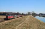 233 043 mit einem Kohlezug vor Zolling (Anglberg) [19.02.2008]