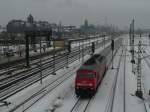 MEG 313 zieht den Berlin-Warszawa-Express durch Berlin Beusselstrae. 15.12.2012