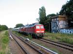 232 240 und 234 468 mit EC 44 in Berlin-Kaulsdorf (19.08.2006)