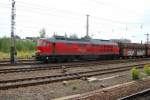 241 353 vor einem Kohlezug im Hauptbahnhof Chemnitz, 22.08.08