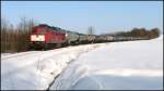 Am 05.01.2011 Kesselwagenzug mit 241 338 vom Tanklager Rhsa in Richtung Nossen, Meissen, Coswig. Es ist der letzte schne Wintertag vor dem grossen Tauwetter. 