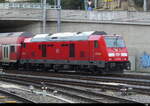 DB - Lok 92 80 1245 0036-9 unterwegs mit Personenzug im Bhf.