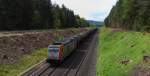 Mit großer Kraftanstrengung durch das Fichtelgebirge - Die Bahnstrecke 5050 Weiden - Oberkotzau steigt hinter Oberkotzau in Richtung Weiden aus dem Tal der Saale ins Fichtelgebirge auf.