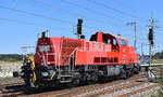 DB Cargo AG, Mainz mit ihrer  261 049-1  (NVR:  92 80 1261 049-1 D-DB ) am 02.09.24 Höhe Bahnhof Rodleben.